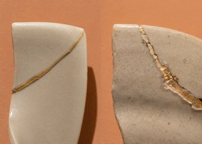 Caneca com kintsugi pode receber café quente?